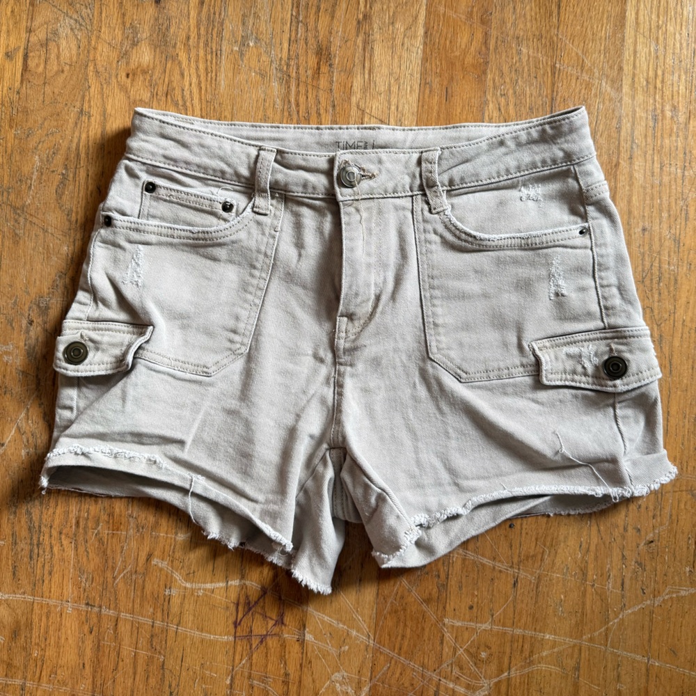 Time and Tru cargo style short shorts khaki cream Sz 10